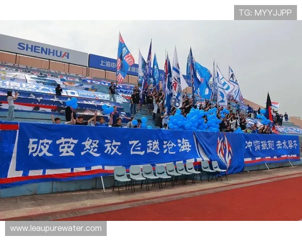 联赛重磅时刻：历史性比赛引发球迷热潮与关注