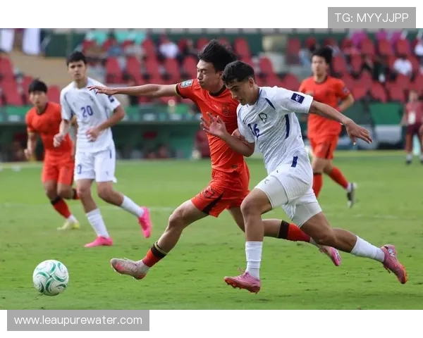 中国队在亚洲杯中不敌对手，状态回暖值得关注。