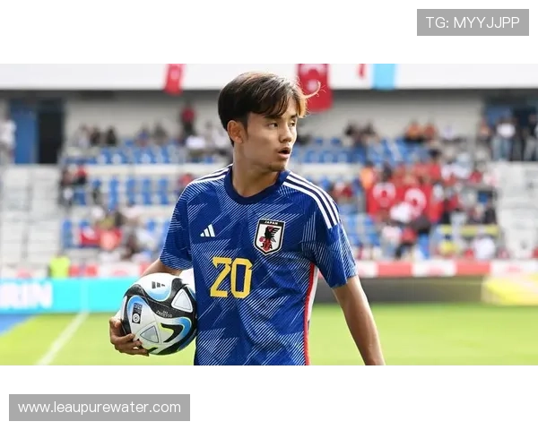 久保建英：因政策离开巴萨回归日本的生涯转折