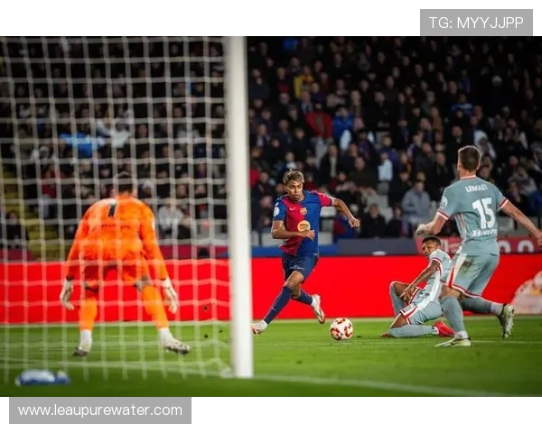 巴萨传控打法持续死磕，近期比赛低效状况显现，进攻端稳定性面临考验