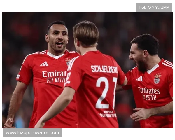 亚马尔与拉菲尼亚右路主力之争：终结效率与战术角色解析