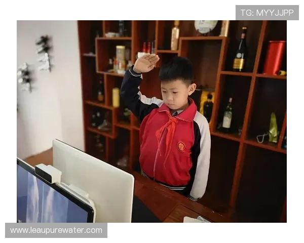 乔恩·琼斯训练完直接去提了辆布加迪，这自律换来的日子普通人真过不起